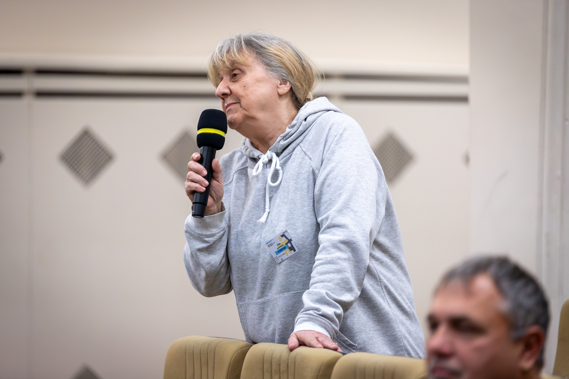 Pani Alicja Jankiewicz, Koordynatorka "NIEPELNOSPRAWNILUBLIN.PL" podczas dyskusji.