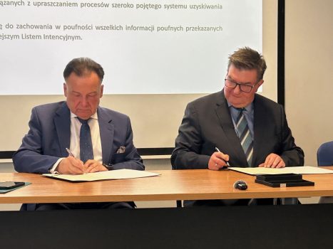 od lewej Adam Struzik, marszałek województwa mazowieckiego, Zygmunt Kostkiewicz, prezes PWPW