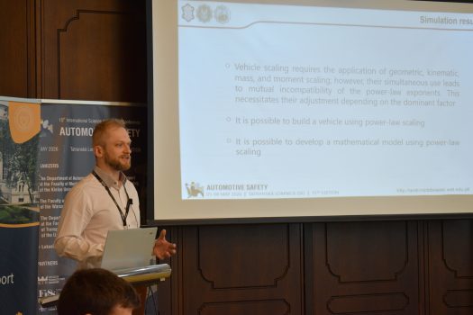 Pan dr inż. Andrzej Dębowski wygłasza referat.