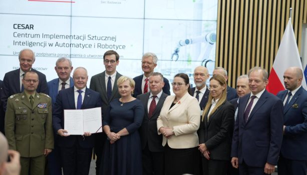 WAT z&nbsp;przedstawicielami z&nbsp;WIM w&nbsp;gronie uczelni i&nbsp;instytutów tworzących centrum AI w automatyce i robotyce