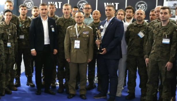 Defender za projekt Wydziału Inżynierii Mechanicznej