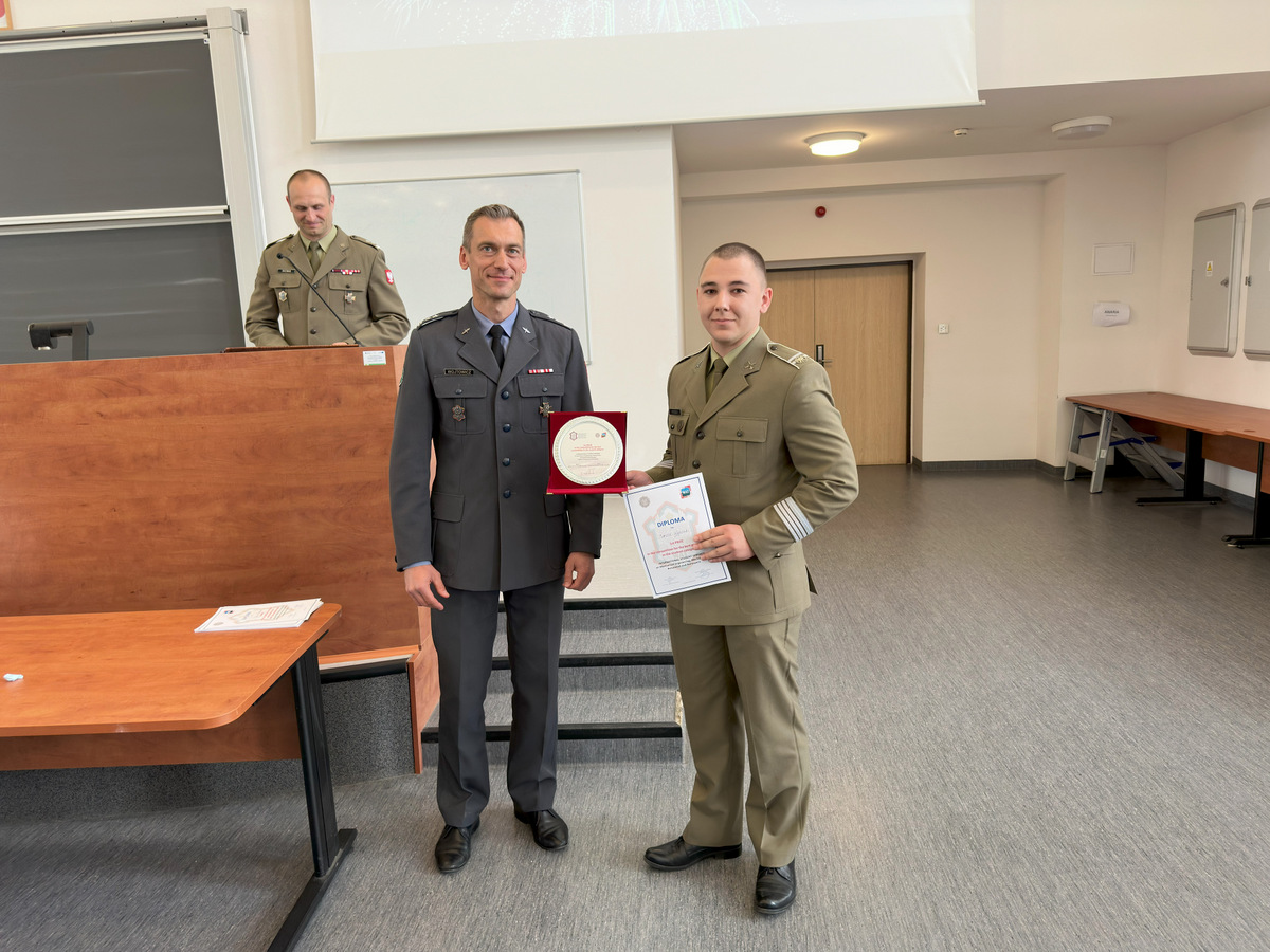 Laureaci konkursu na najlepszy referat przedstawiony podczas Seminarium Kół Naukowych WIM i WML.