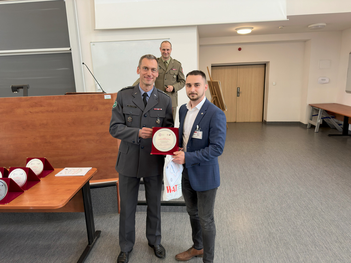 Laureaci konkursu na najlepszy referat przedstawiony podczas Seminarium Kół Naukowych WIM i WML.