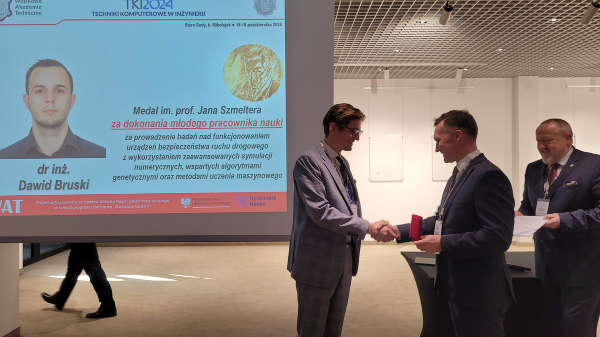 dr inż. Dawid Burski odznaczony medalem im. prof. Jana Szmeltera