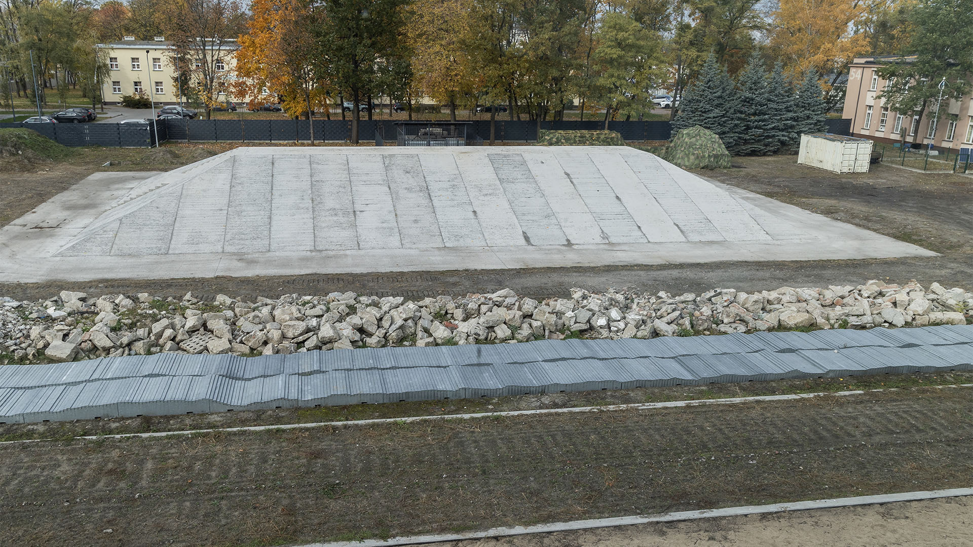 Plac z przeszkodami - element CRM.