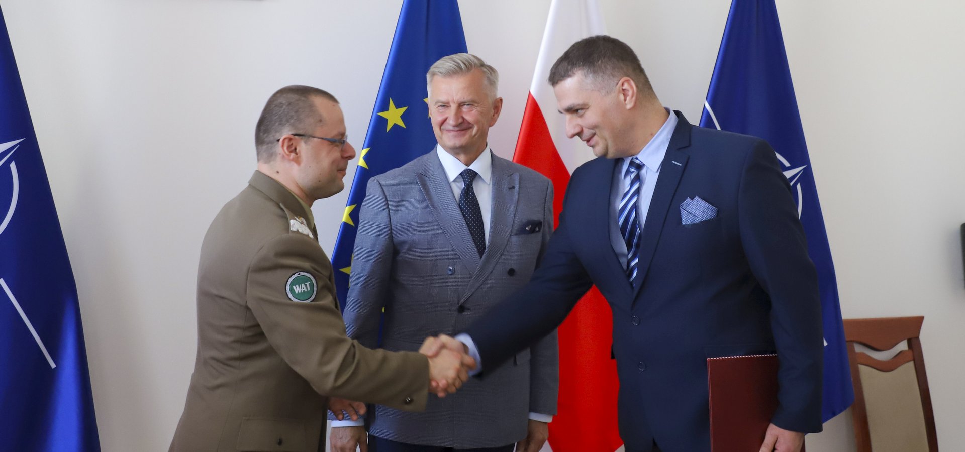 Podsekretarz Stanu w MON Stanisław Wziątek, Rektor WAT i K.Grzelak.