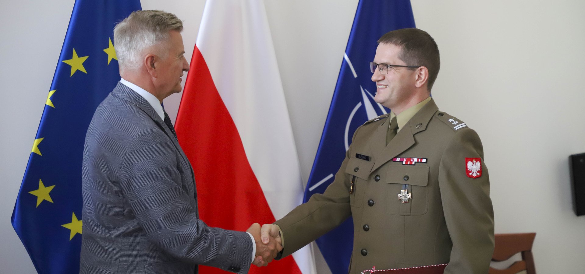 Podsekretarz Stanu w MON Stanisław Wziątek i T. Ślęzak .